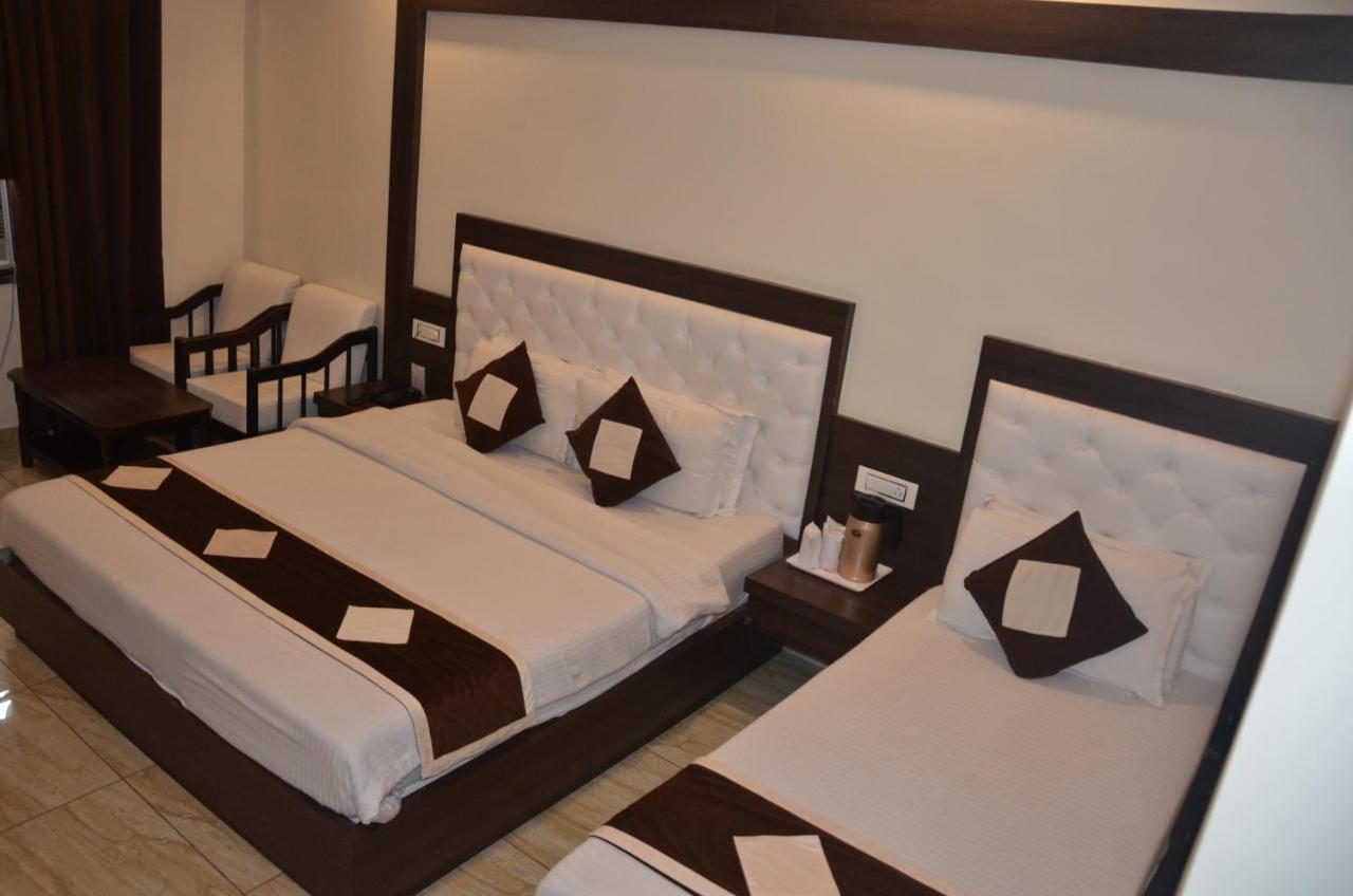 Hotel Krishna Katra  Dış mekan fotoğraf